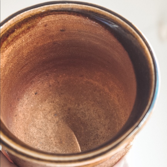 Glazed two tone pottery piece - Picture 2 of 3